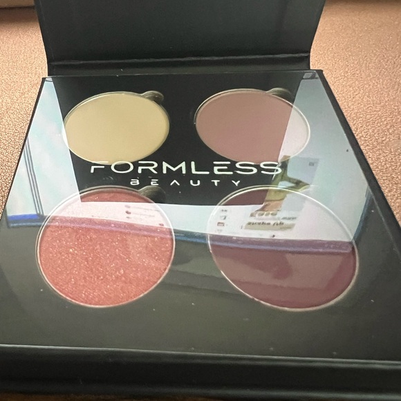 Formless Beauty Other - Formless Beauty by Jenny McCarthy Berry Beautiful Eye Palette ::NIB::